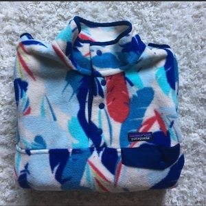 NWOT!! Patagonia multi colored pullover💙